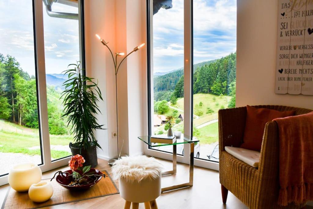 Apartamento Fewo Mit Whirlpool, Sauna & Schwarzwaldblick Hausach Exterior foto